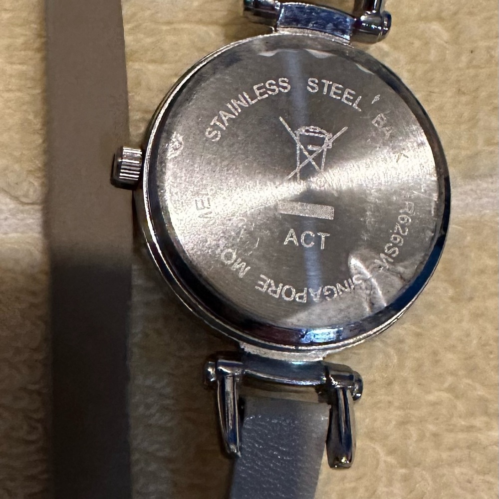 Fashion watch - Picture 3 of 3
